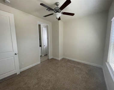 1403 Adell Rose Lane - Photo Thumbnail 13