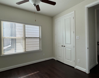 1403 Adell Rose Lane - Photo Thumbnail 19