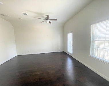 1403 Adell Rose Lane - Photo Thumbnail 9