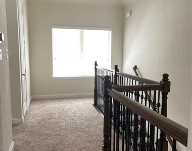 1403 Adell Rose Lane - Photo Thumbnail 16
