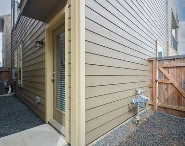 1403 Adell Rose Lane - Photo Thumbnail 18