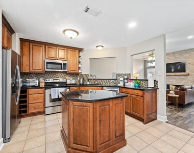 1937 Prairie Creek Drive - Photo Thumbnail 7