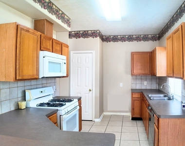 17202 Desert Maize Lane - Photo Thumbnail 13