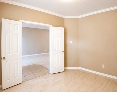 17202 Desert Maize Lane - Photo Thumbnail 4