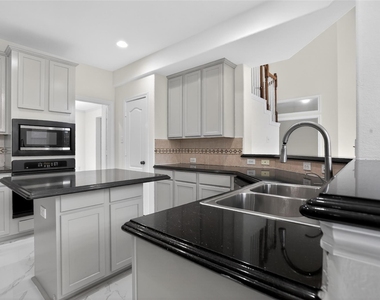 3314 Crimson Maple Court - Photo Thumbnail 23