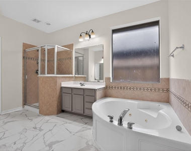 3314 Crimson Maple Court - Photo Thumbnail 14