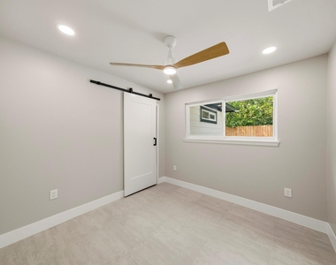5927 Easter Street - Photo Thumbnail 4