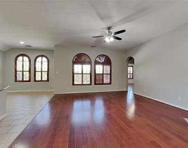 20743 Oakhurst Park Drive - Photo Thumbnail 2