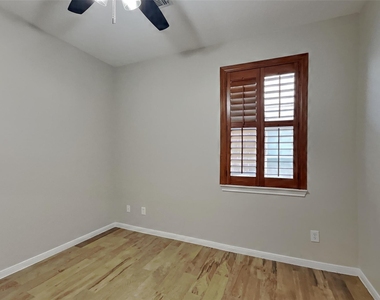 20743 Oakhurst Park Drive - Photo Thumbnail 11