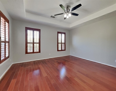 20743 Oakhurst Park Drive - Photo Thumbnail 7