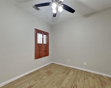 20743 Oakhurst Park Drive - Photo Thumbnail 16