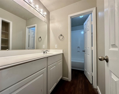 19011 Spring Meadows Lane - Photo Thumbnail 29