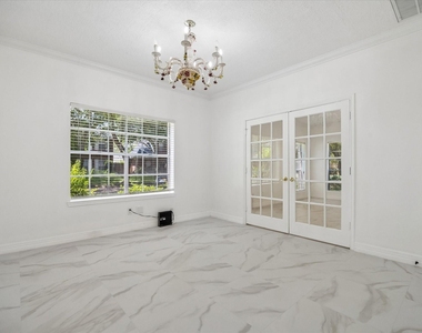 2431 Parkwood Lane - Photo Thumbnail 8