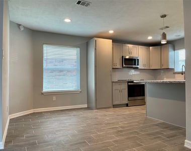 9415 Westacre Place - Photo Thumbnail 13