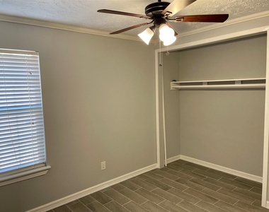 9415 Westacre Place - Photo Thumbnail 24