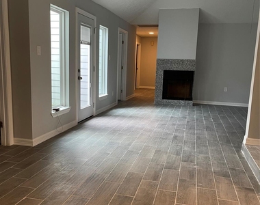 9415 Westacre Place - Photo Thumbnail 6