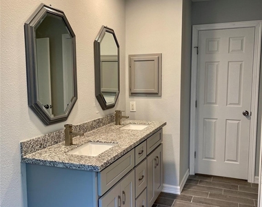 9415 Westacre Place - Photo Thumbnail 18