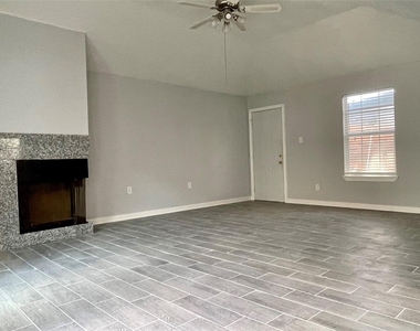 9415 Westacre Place - Photo Thumbnail 4