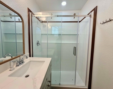 10715 Carvel Lane - Photo Thumbnail 20