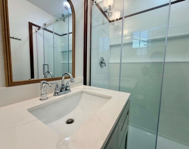 10715 Carvel Lane - Photo Thumbnail 21