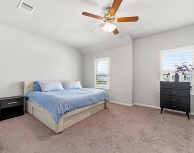 5532 Evanston Lane - Photo Thumbnail 13