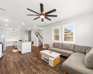 5532 Evanston Lane - Photo Thumbnail 8