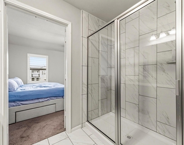 5532 Evanston Lane - Photo Thumbnail 14