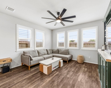 5532 Evanston Lane - Photo Thumbnail 7