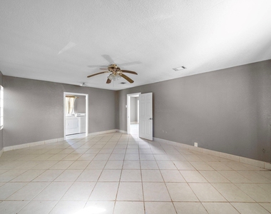 128 Kress Street - Photo Thumbnail 3