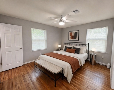 6010 Ridgeway Drive - Photo Thumbnail 9