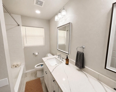 6010 Ridgeway Drive - Photo Thumbnail 11