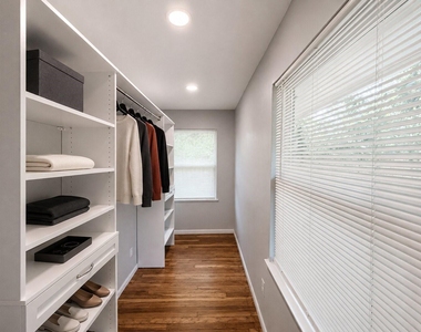 6010 Ridgeway Drive - Photo Thumbnail 10