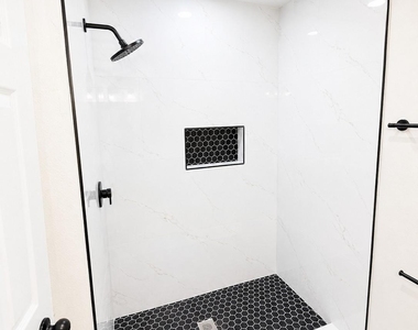 1815 Brumbelow Street - Photo Thumbnail 10