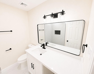1815 Brumbelow Street - Photo Thumbnail 12
