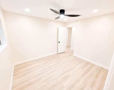 1815 Brumbelow Street - Photo Thumbnail 4