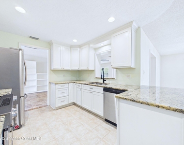 1523 Breese Street Ne - Photo Thumbnail 7