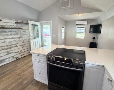 210 Sandpiper Drive - Photo Thumbnail 3