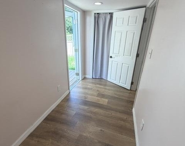 210 Sandpiper Drive - Photo Thumbnail 6