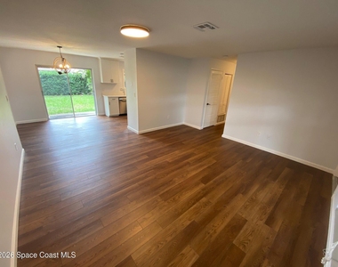 3247 Galleon Avenue Ne - Photo Thumbnail 4