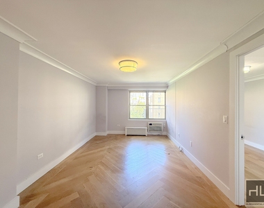 West 93 Street - Photo Thumbnail 1