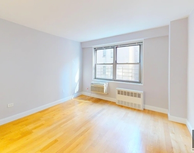 West 97th Street - Photo Thumbnail 4