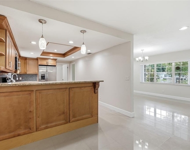8808 W Broad Street - Photo Thumbnail 11