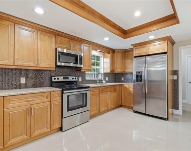8808 W Broad Street - Photo Thumbnail 12