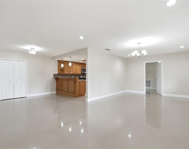 8808 W Broad Street - Photo Thumbnail 2