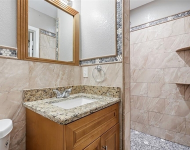 8808 W Broad Street - Photo Thumbnail 22