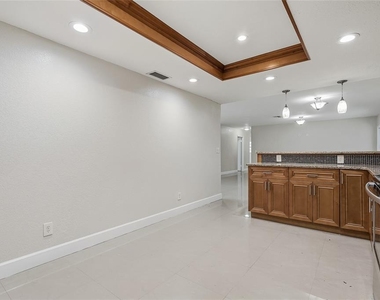 8808 W Broad Street - Photo Thumbnail 15