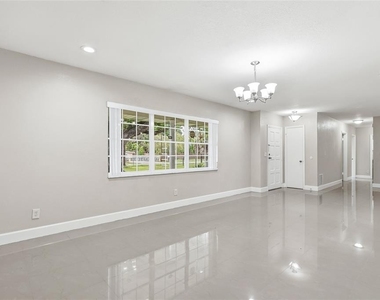 8808 W Broad Street - Photo Thumbnail 3