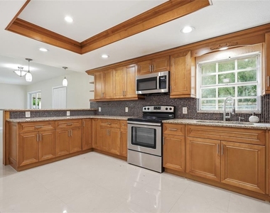 8808 W Broad Street - Photo Thumbnail 14