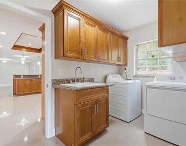 8808 W Broad Street - Photo Thumbnail 16