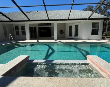 7565 Jomel Drive - Photo Thumbnail 9